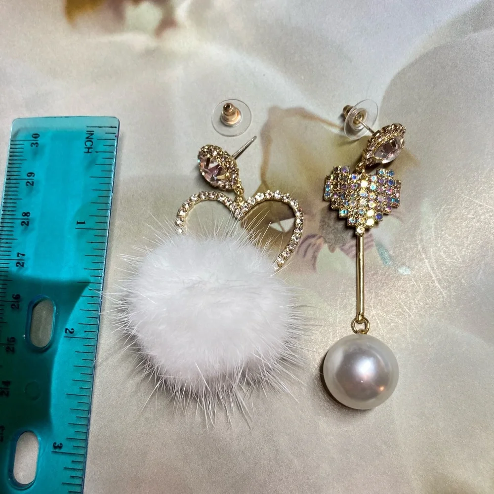 🌟 White Fur Crystal Asymmetrical Dangle Earrings